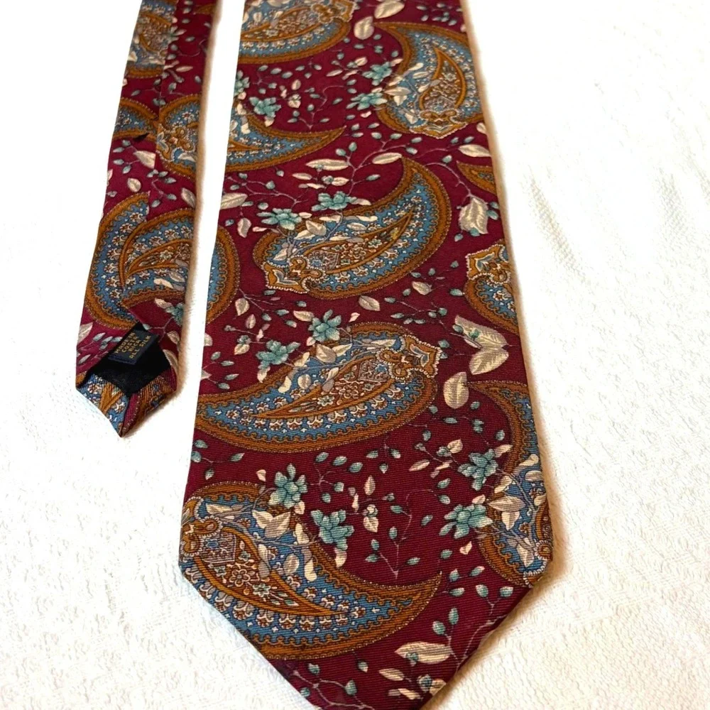 Mallory & Church Ltd Men Burgundy Silk Paisley Floral Necktie Made in Costa Rica